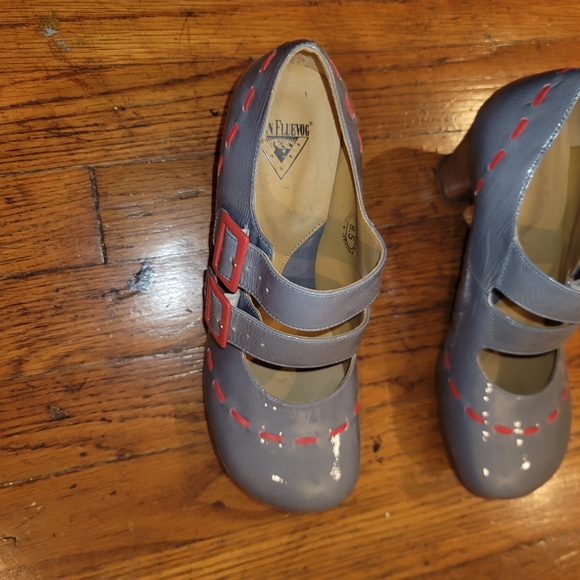John Fluevog, Light Blue Patent. Size 8.5 - Picture 4 of 4